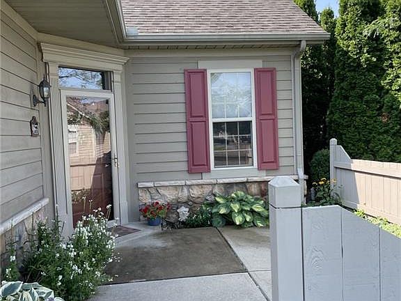 3rd image of 9853 Connor Lake Cir