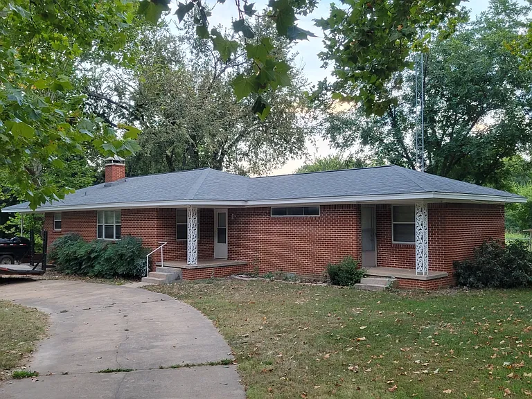 633 County Road 1198 — Photo 1