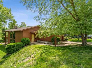 2453 Kilimanjaro Dr NE, Cedar Rapids, IA 52402