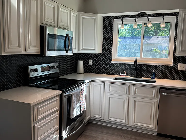 8306 Kentucky Ave — Photo 11