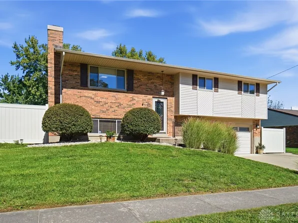421 Greenport Dr, Dayton, OH 45449