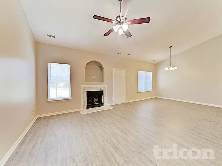 1904 Nigel Ct — Photo 3