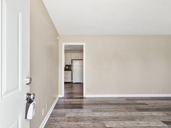 3rd image of 2176 Blakemore Dr