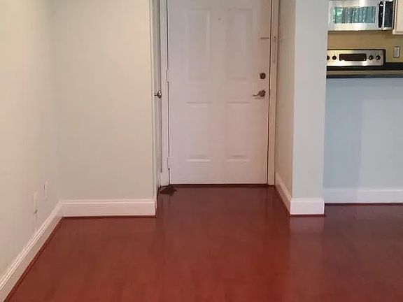 4th image of 208-1504 Lincoln Way #208