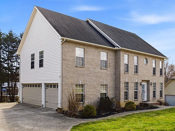 2nd image of 5668 Eagle Crest Ln