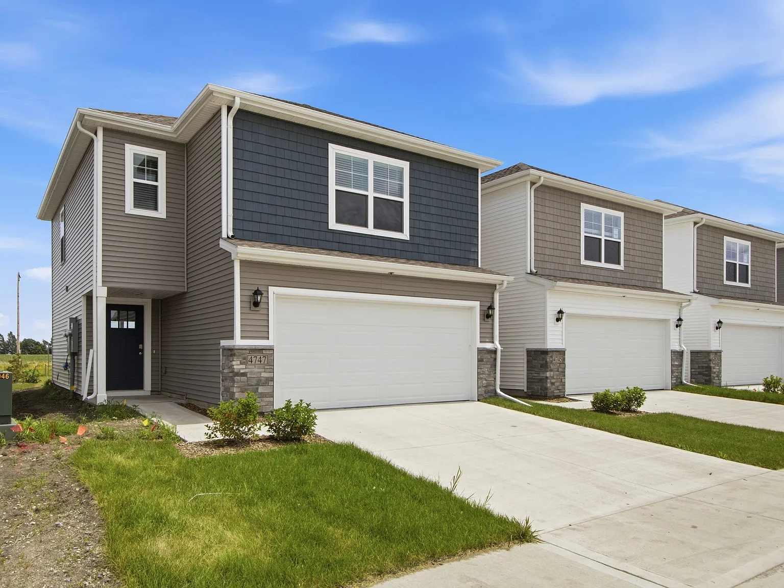 3 bed, 2.5 bath, 1511 sqft, $2,000 — Photo 4