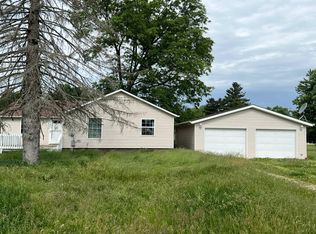 607 E Main St, La Fayette, IL 61449
