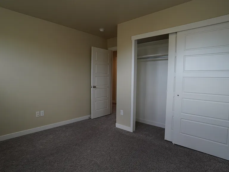 1203 E Roma Dr — Photo 10