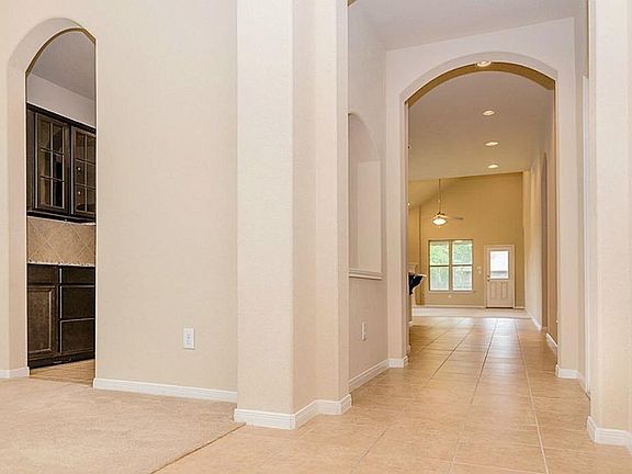 4th image of 2411 Garden Falls Dr