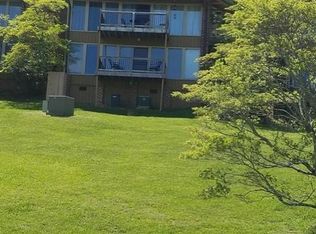 48 Doe Valley Dr, Hillsville, VA 24343