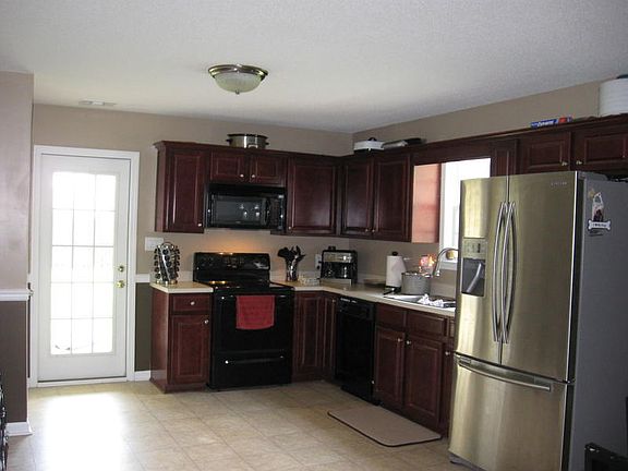 3rd image of 117 Cedarland Dr