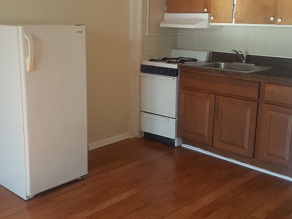 2nd image of 2036 S 5th Ave APT 206
