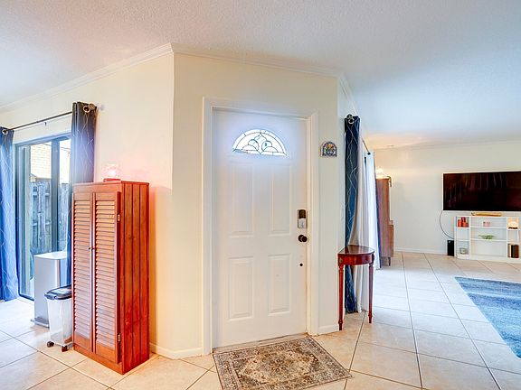 4th image of 4211 Turnberry Circle #503