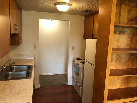3rd image of 2415 S Michigan Ave APT 3
