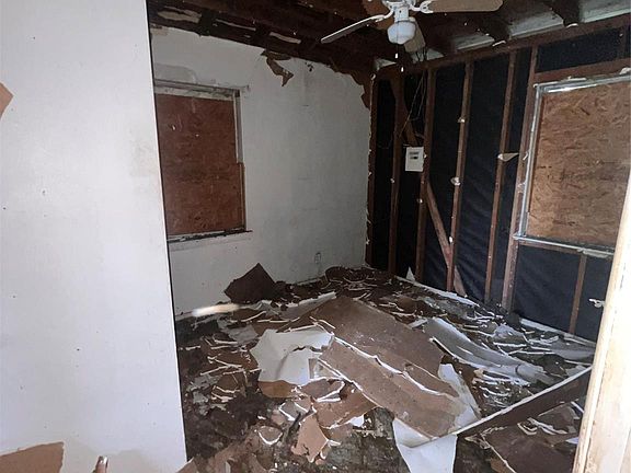 2nd image of 3334 Dulcrest St