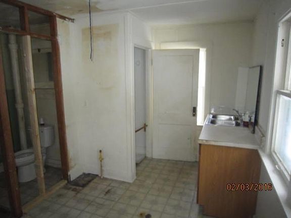 3rd image of W5154 Memorial Dr
