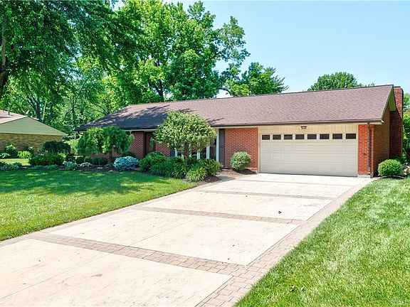 2nd image of 661 Deauville Dr
