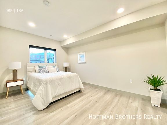 5th image of 1534 Brockton Ave #410