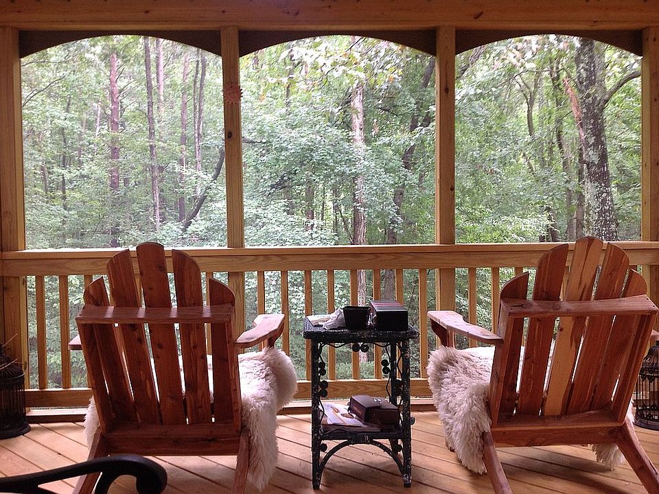 Back screened deck