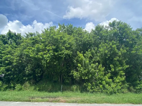 961 SW Jasper Avenue, Port St Lucie, FL 34953