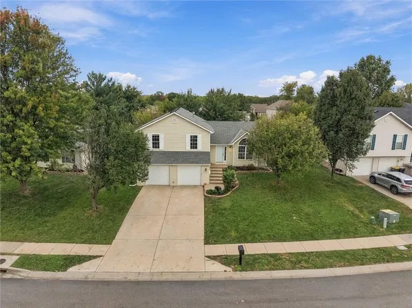 10416 NW 87th St, Kansas City, MO 64153