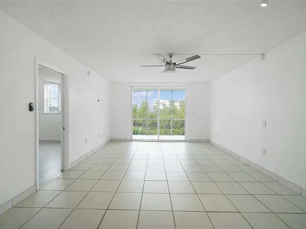 2980 Point Drive #D206, Aventura, FL 33160