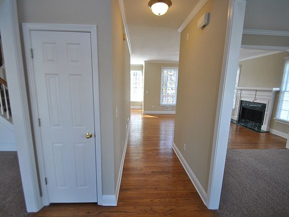 2nd image of 936 Chippewa Oak Dr