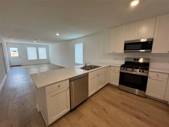 101 Silent Sky Ln, Hutto, TX 78634