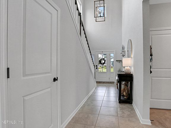3rd image of 98 WILGROVE Place