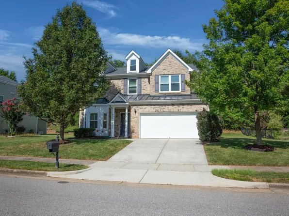 804 Blue Thorn Dr, Apex, NC 27539