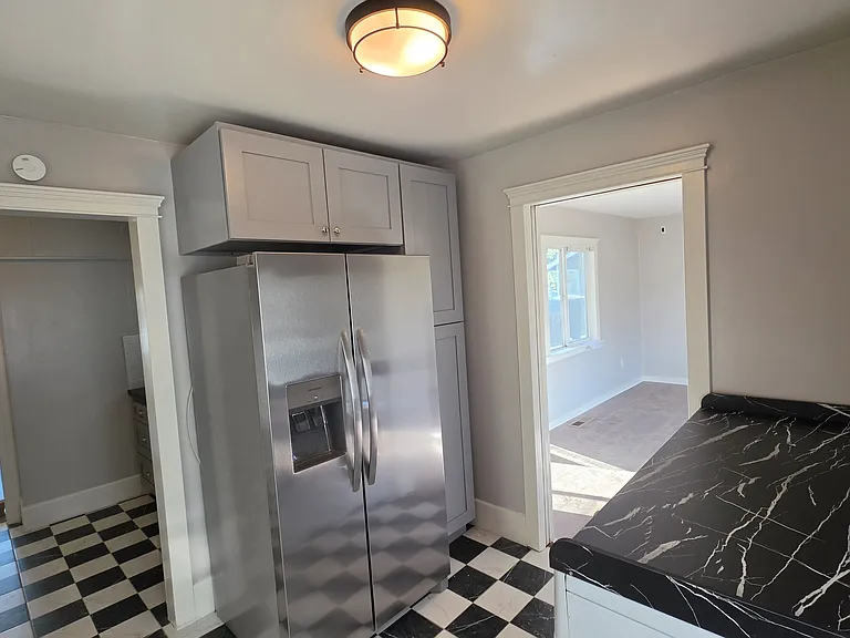 4139 Locust St — Photo 15