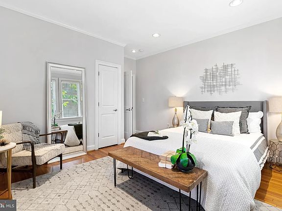 4th image of 1708 Newton St NW APT 301