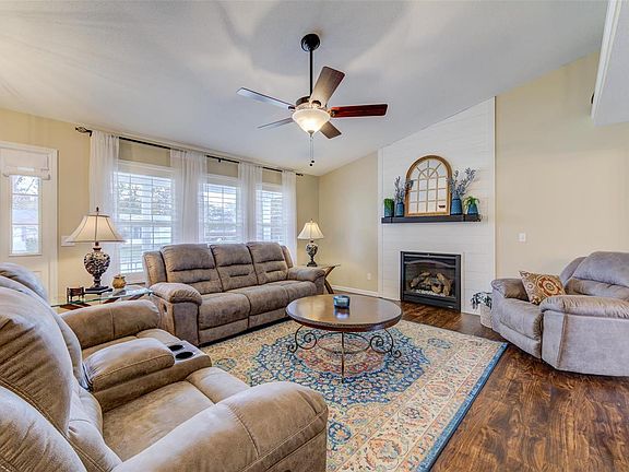 5th image of 1015 Huntington Dr