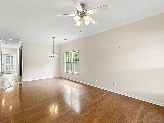 2nd image of 9918 Belmont Park Ln