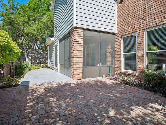 3rd image of 3422 Forest Hills Cir