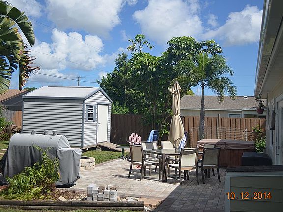 5th image of 807 SW Jennifer Ter