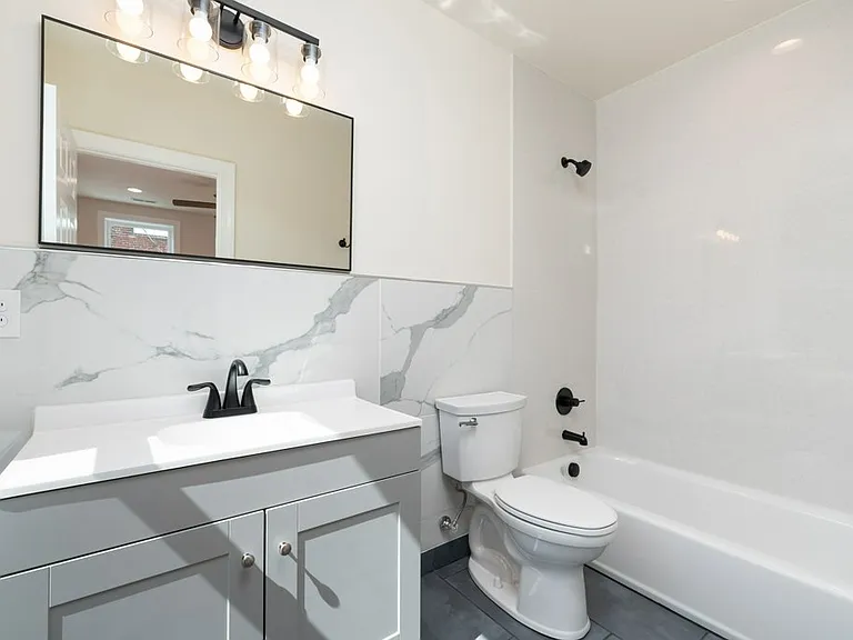1224 W Cary St — Photo 25