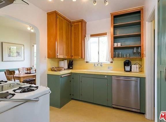 5th image of 2913 Swan Pl