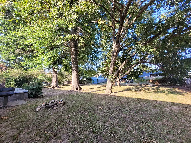 1203 Garner Ave — Photo 4