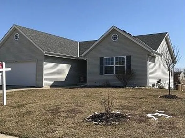 1220 Chippewa Dr, Hartford, WI 53027