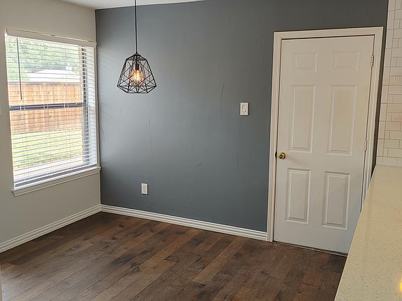 5th image of 306 Parkwood Ln