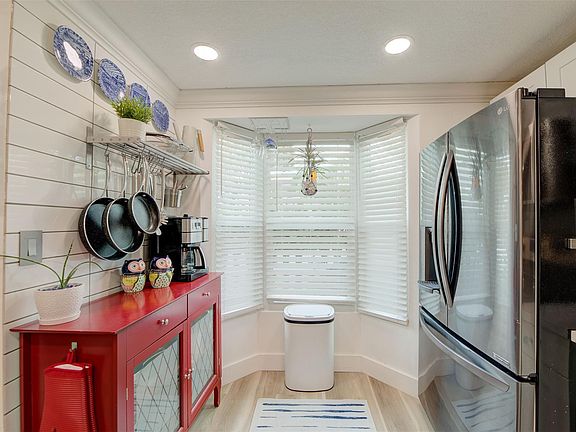 5th image of 1805 NE 15th Avenue #1805