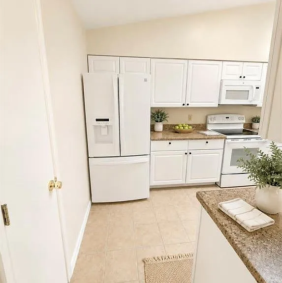 1203 Saxony Cir #C — Photo 4