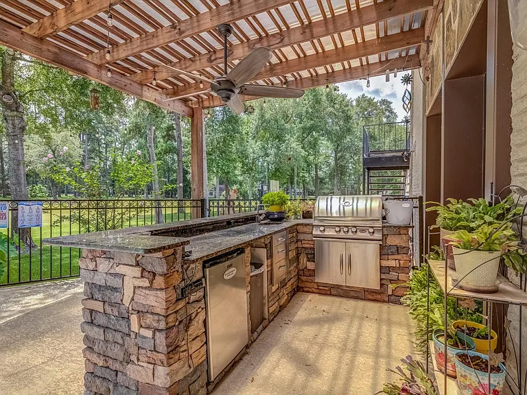 22 Winged Foot Dr — Photo 41