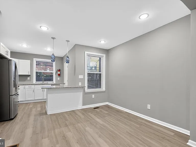 1333 S Newkirk St — Photo 4