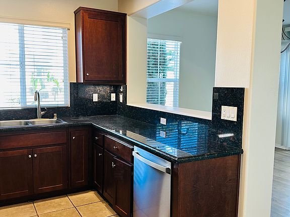 5th image of 220 Lightwood St