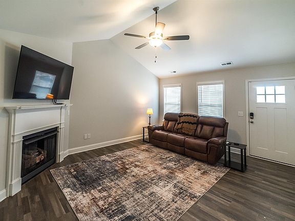 5th image of 200 Bodine Dr