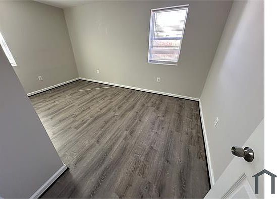 5th image of 1814 Q St SE #202