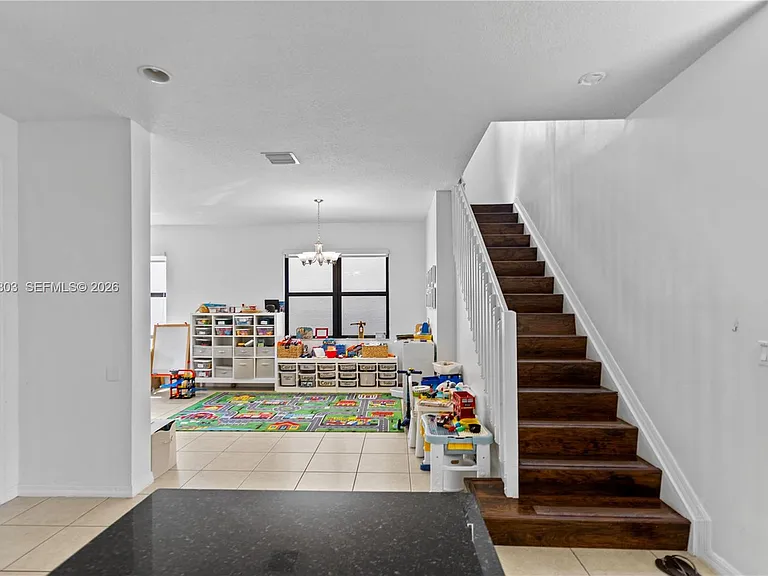 19244 NE 9th Pl — Photo 16
