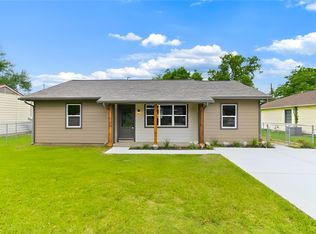 1108 Nottingham Dr, Angleton, TX 77515
